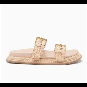 Kiera Raffia Slides in “natural”
